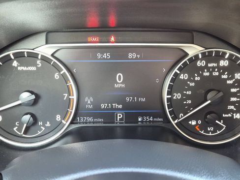 Used 2025 Nissan Altima 2.5 SV FWD image 16