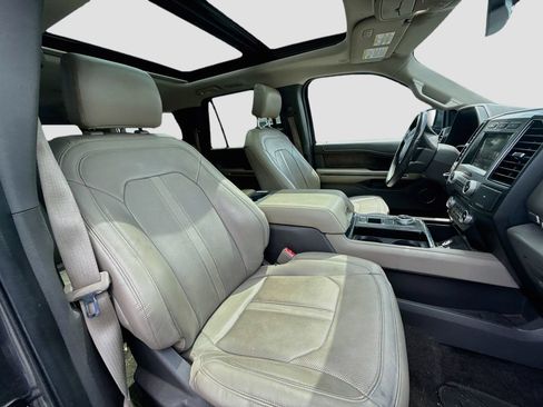 Used 2018 Ford Expedition Max Limited RWD image 32