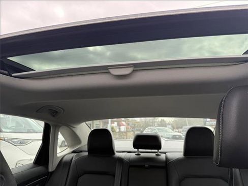 Used 2023 Volkswagen Jetta SE w/ Panoramic Sunroof Package image 18