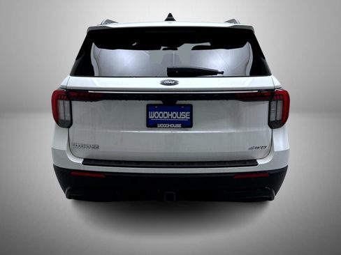 Used 2025 Ford Explorer ST-Line w/ ST-Line Street Pack AWD/4WD image 6
