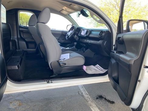 Used 2023 Toyota Tacoma SR RWD image 5