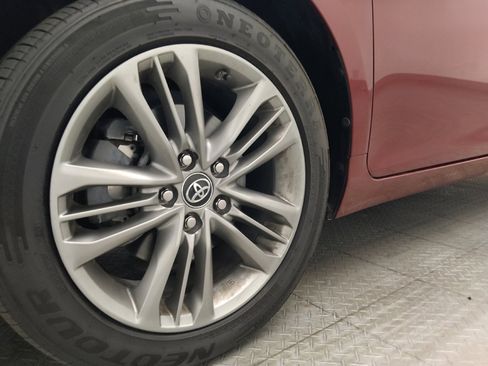 Used 2017 Toyota Camry SE FWD image 31