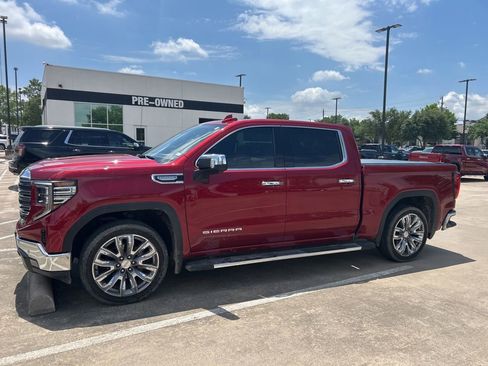Used 2022 GMC Sierra 1500 SLT RWD image 1