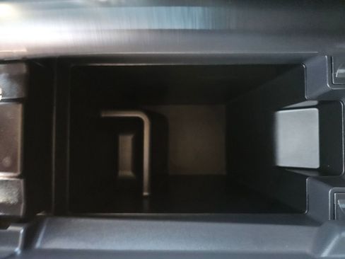 Used 2023 Nissan Rogue SV image 30