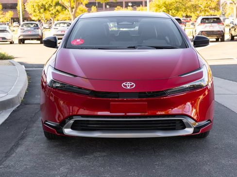 New 2026 Toyota Prius Plug-In Hybrid FWD image 2