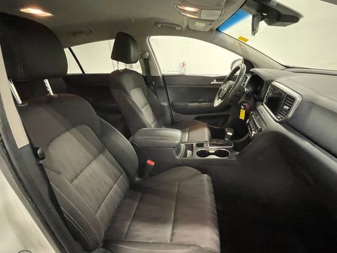 Used 2020 Kia Sportage LX image 25