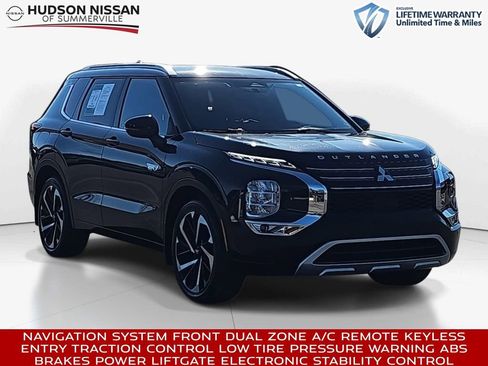 Used 2023 Mitsubishi Outlander SEL image 1