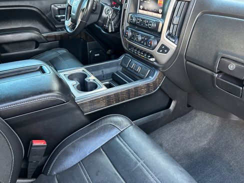 Used 2015 GMC Sierra 2500 Denali w/ Duramax Plus Package AWD/4WD image 18