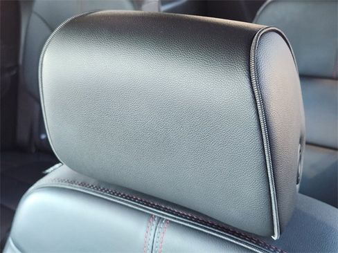 Used 2023 Chevrolet Traverse RS image 16