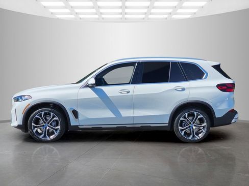 New 2026 BMW X5 sDrive40i RWD image 3
