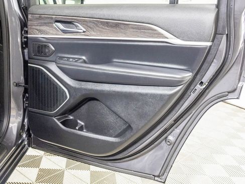 Used 2021 Jeep Grand Cherokee L Limited image 46