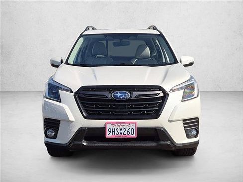 Used 2023 Subaru Forester Limited AWD/4WD image 2