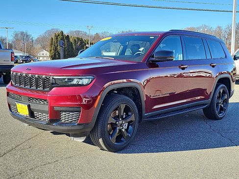 Used 2023 Jeep Grand Cherokee L Laredo image 3