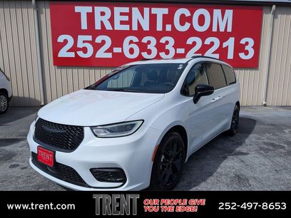 Used 2025 Chrysler Pacifica Limited