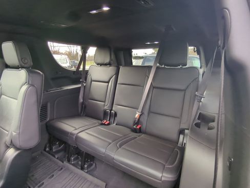 Used 2023 GMC Yukon XL Denali image 10
