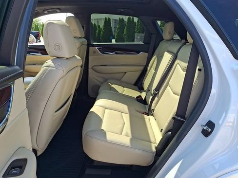 Certified 2018 Cadillac XT5 Luxury w/ Driver Awareness Package AWD/4WD image 10
