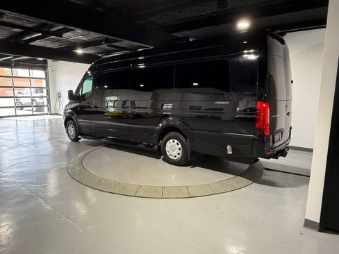 Used 2022 Mercedes-Benz Sprinter 3500 image 12