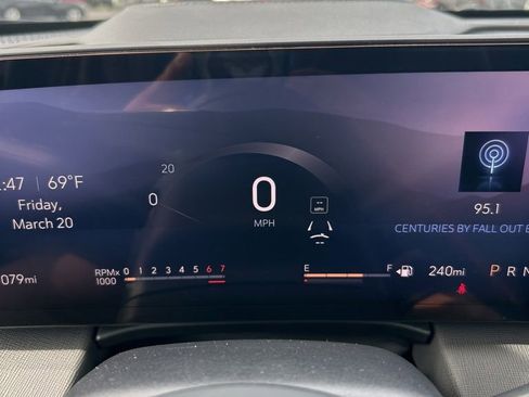 Used 2025 Buick Enclave Preferred image 37