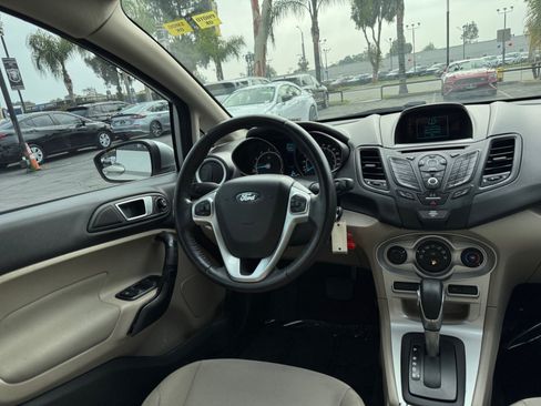 Used 2016 Ford Fiesta SE FWD image 21