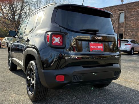 Used 2017 Jeep Renegade Latitude image 4