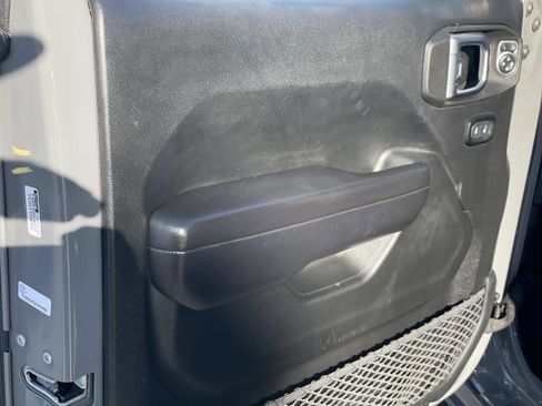 Used 2021 Jeep Wrangler Unlimited Rubicon image 19