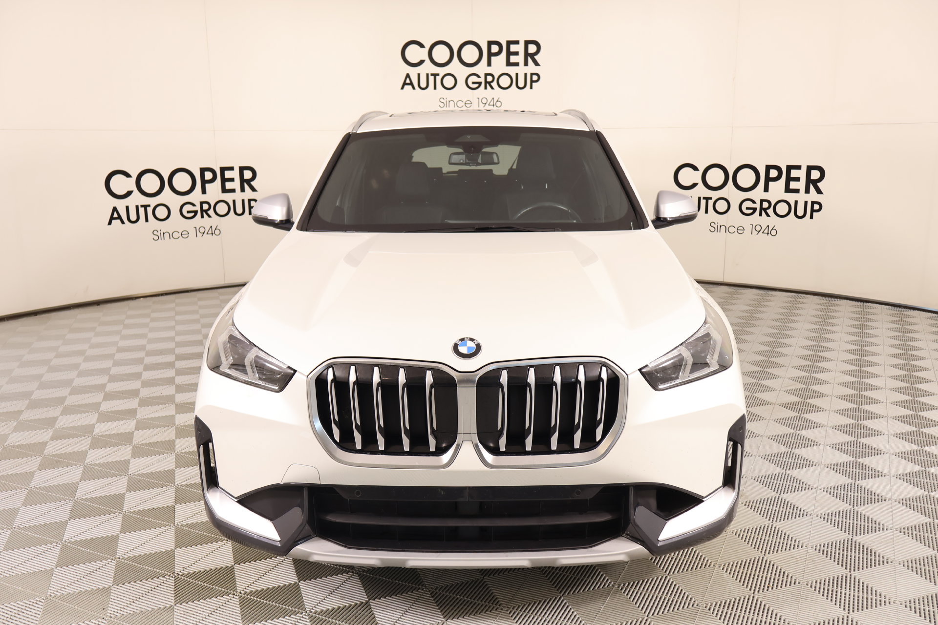 Used 2023 BMW X1 xDrive28i w/ Convenience Package AWD/4WD image 9