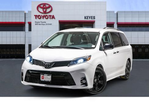Certified 2020 Toyota Sienna SE image 1