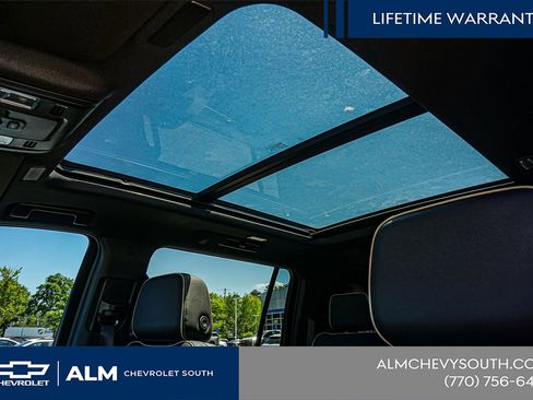 New 2025 Chevrolet Suburban Premier w/ Sun And Tow Package AWD/4WD image 23