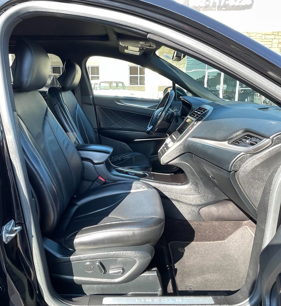 Used 2017 Lincoln MKC Reserve FWD image 28