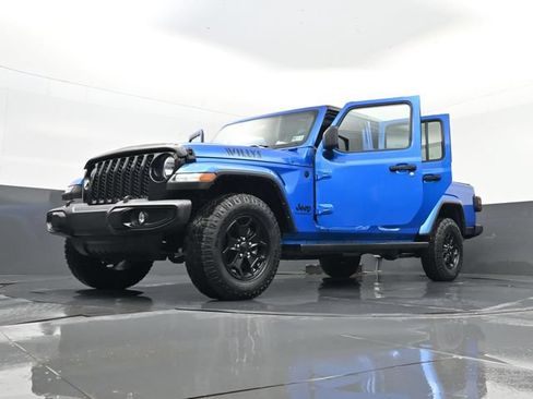 Used 2021 Jeep Gladiator Sport AWD/4WD image 31