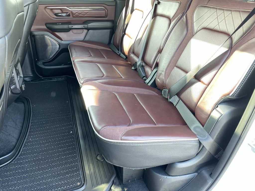 Used 2025 RAM 1500 Limited AWD/4WD image 10