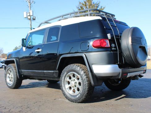 Used 2011 Toyota FJ Cruiser 4WD w/ Upgrade Pkg image 9