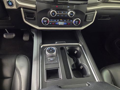 Used 2023 Ford Expedition Max XLT image 14