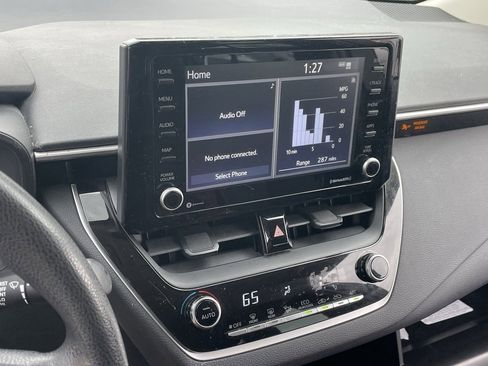 Used 2022 Toyota Corolla LE image 7