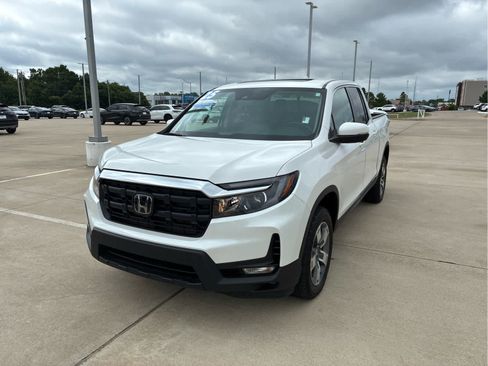 Certified 2025 Honda Ridgeline RTL image 3