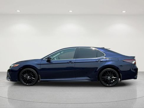 Used 2022 Toyota Camry XSE FWD image 2