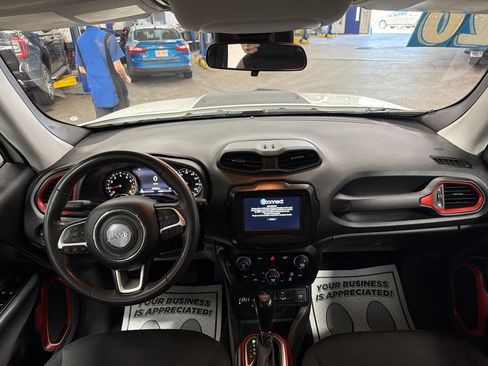 Used 2020 Jeep Renegade Trailhawk AWD/4WD image 15