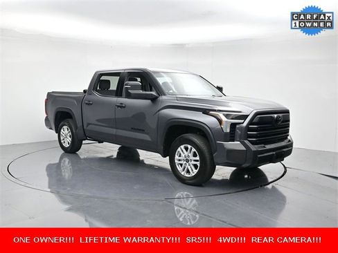 Used 2022 Toyota Tundra SR5 w/ SR5 Convenience Package image 1
