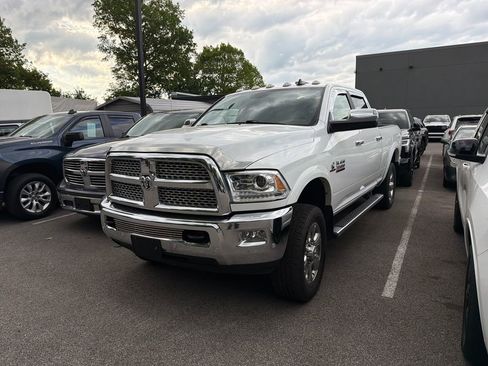 Used 2017 RAM 3500 Laramie AWD/4WD image 4