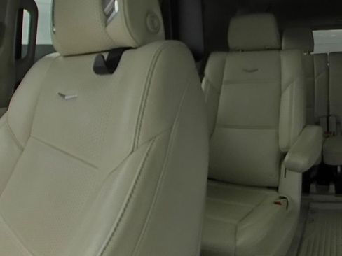 Used 2023 Cadillac Escalade Sport Platinum w/ LPO, ONYX Package AWD/4WD image 16