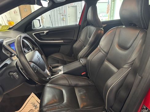 Used 2016 Volvo XC60 T6 R-Design Platinum w/ Climate Package image 9