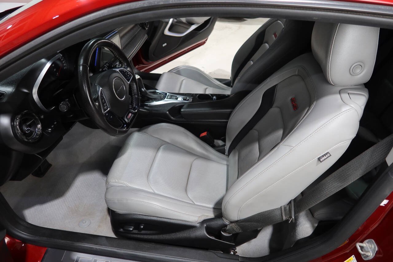 Used 2021 Chevrolet Camaro SS RWD image 18