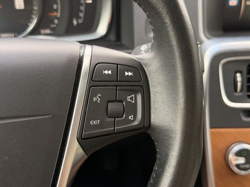 Used 2017 Volvo S60 T5 Inscription Platinum FWD image 20