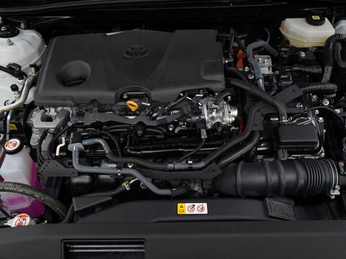 Used 2025 Toyota Camry LE image 27