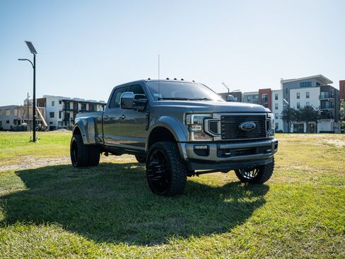 Used 2021 Ford F450 Platinum AWD/4WD image 4