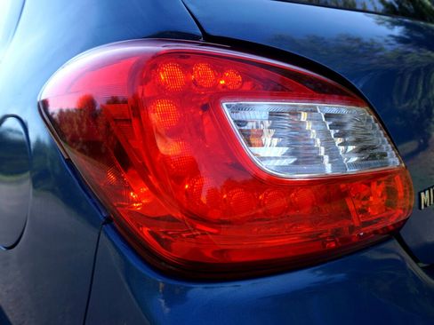 Used 2017 Mitsubishi Mirage ES image 11