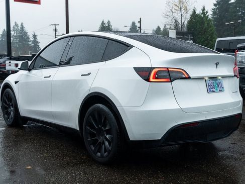 Used 2023 Tesla Model Y Long Range image 4