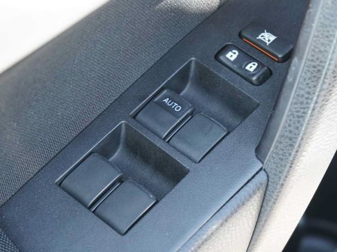 Used 2019 Toyota Corolla LE FWD image 15