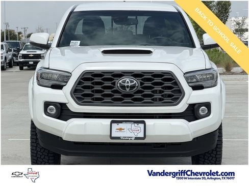 Used 2022 Toyota Tacoma TRD Sport w/ Technology Package AWD/4WD image 7