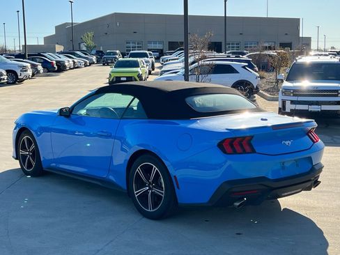 Used 2025 Ford Mustang Premium image 10